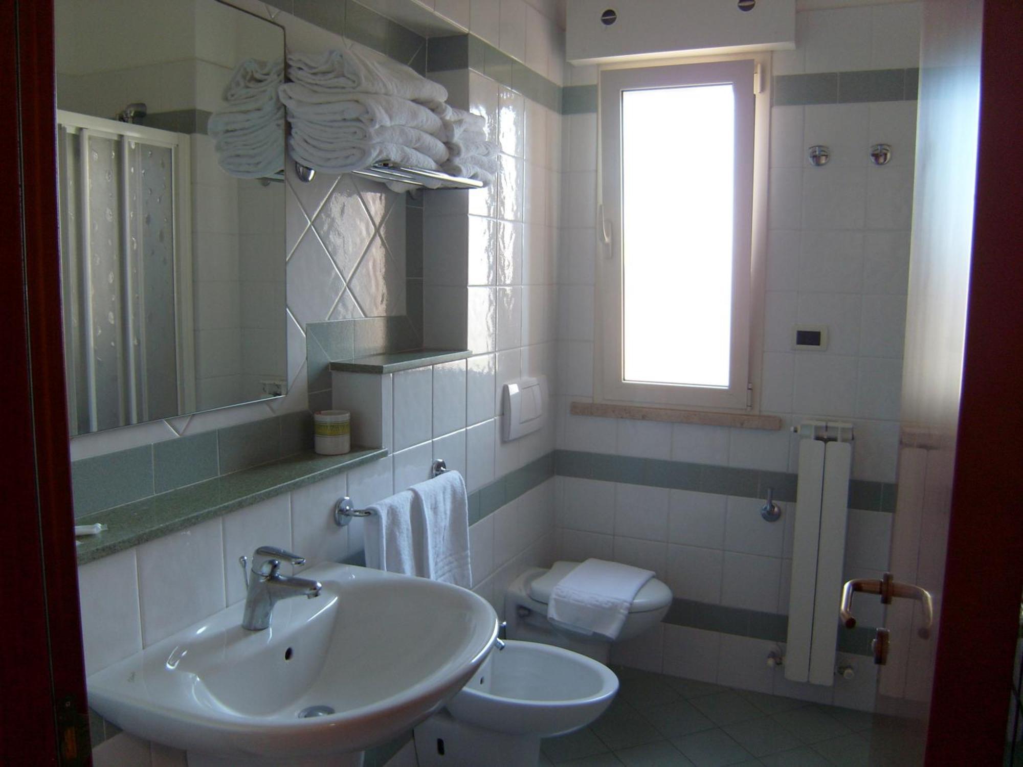 ألبا أدرياتيكا Residence Torre Del Mar الغرفة الصورة